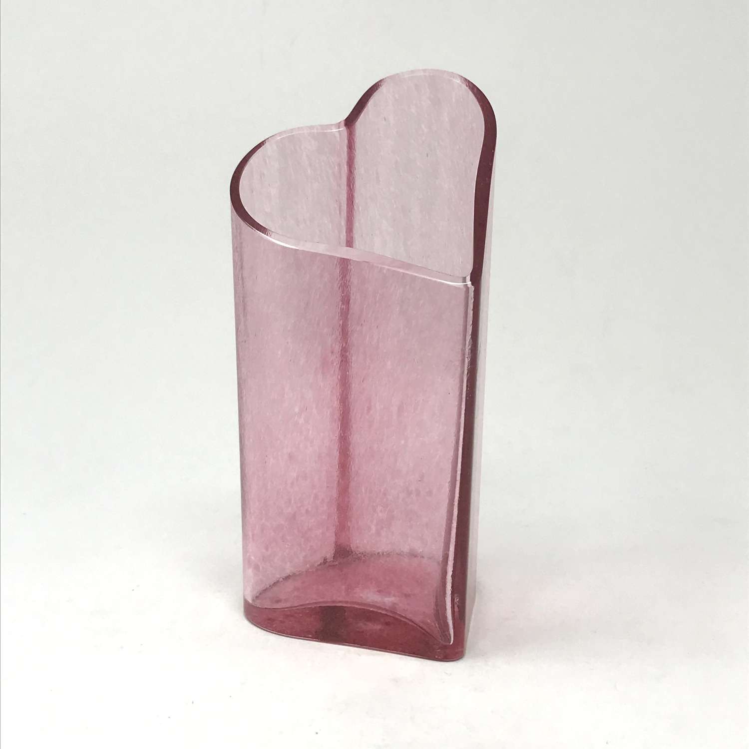 Kjell Engman pink heart shaped vase Kosta Boda Sweden 1970s 48226