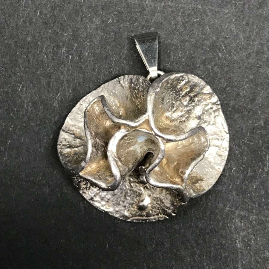 Theresia Hvorslev silver 'Water lilies' pendant, Mema Sweden 1976