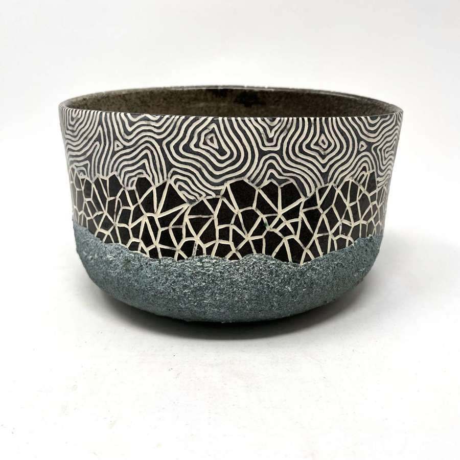 Colin Jowitt ceramic bowl with sgraffito pattern England c2000s